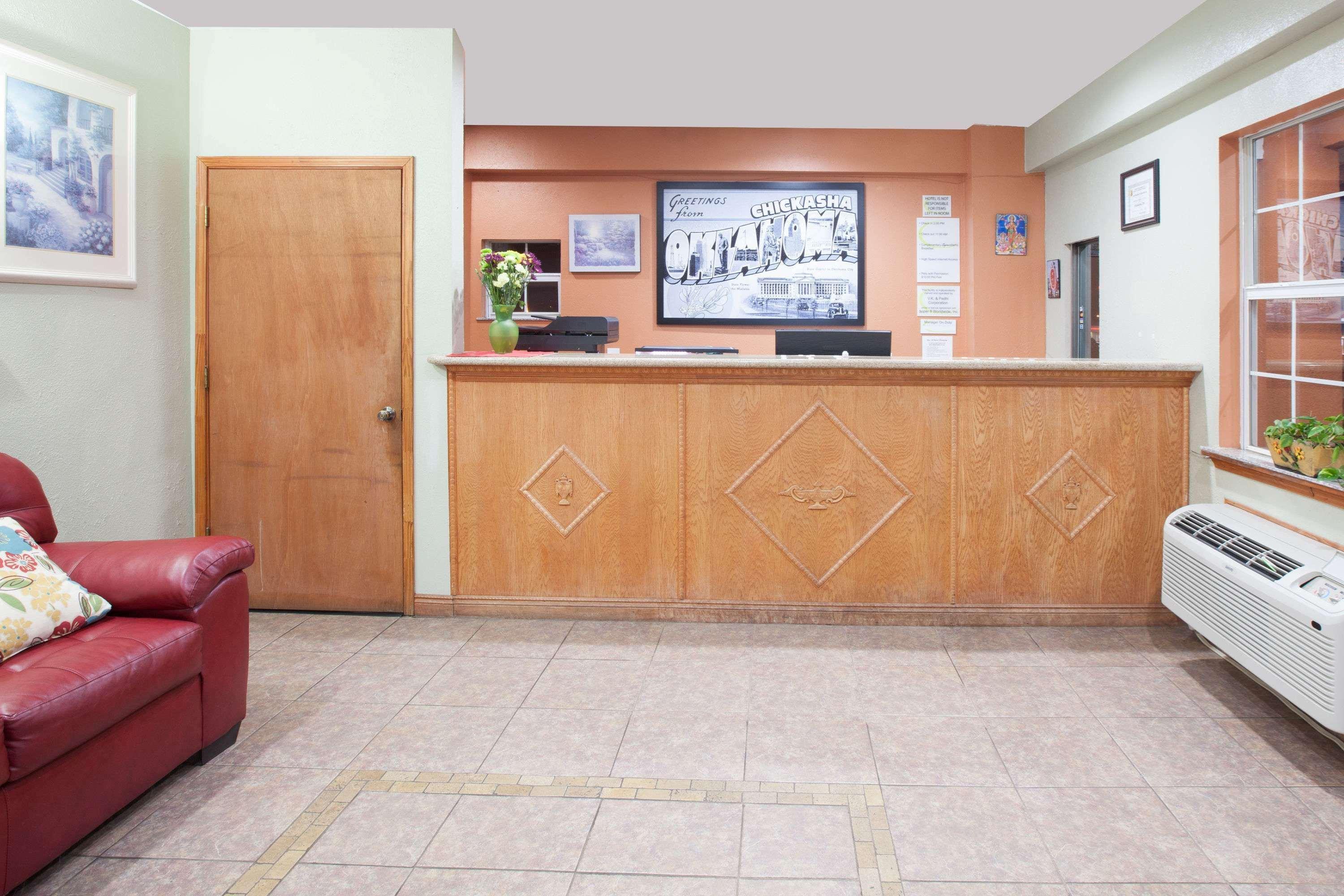 Hotel Super 8 By Wyndham Chickasha Exterior foto